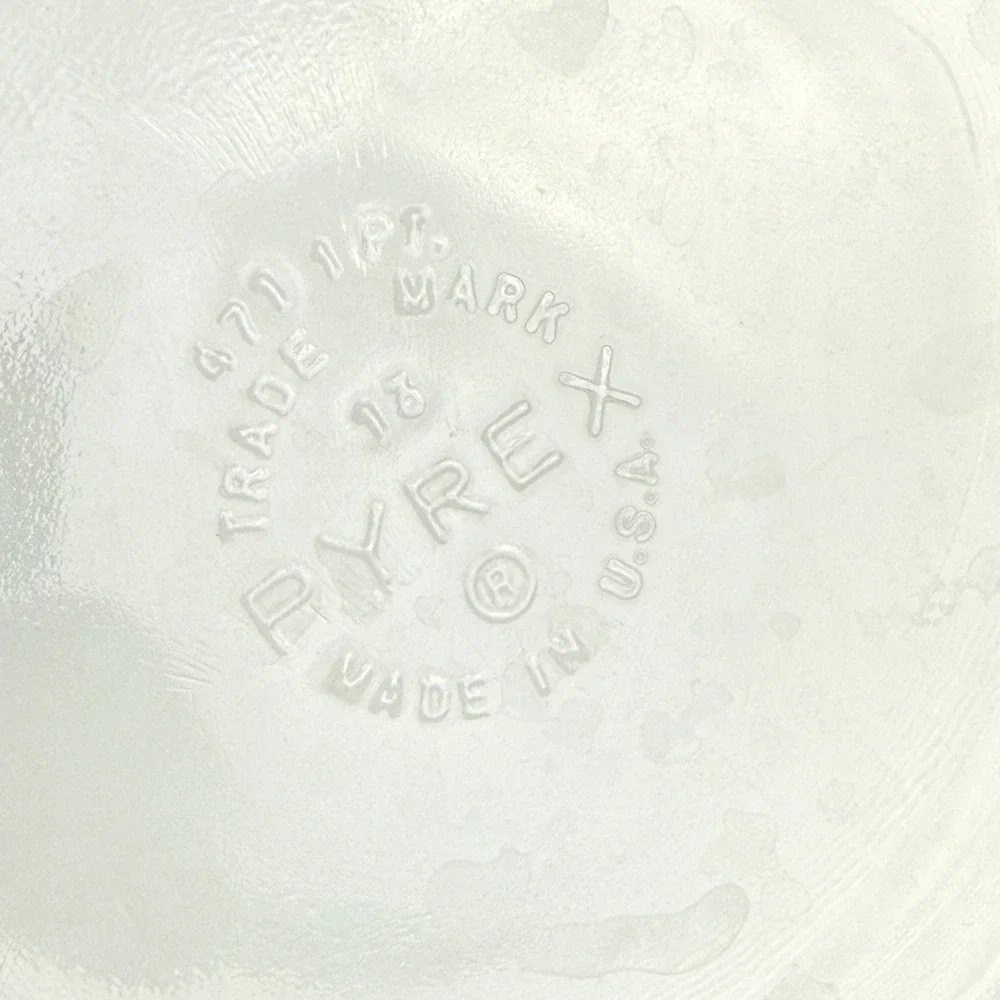 Pyrex Casserole Dish 471 White Milk Glass 1 Pint with Lid 470-C